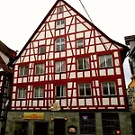 Engel Hotel *